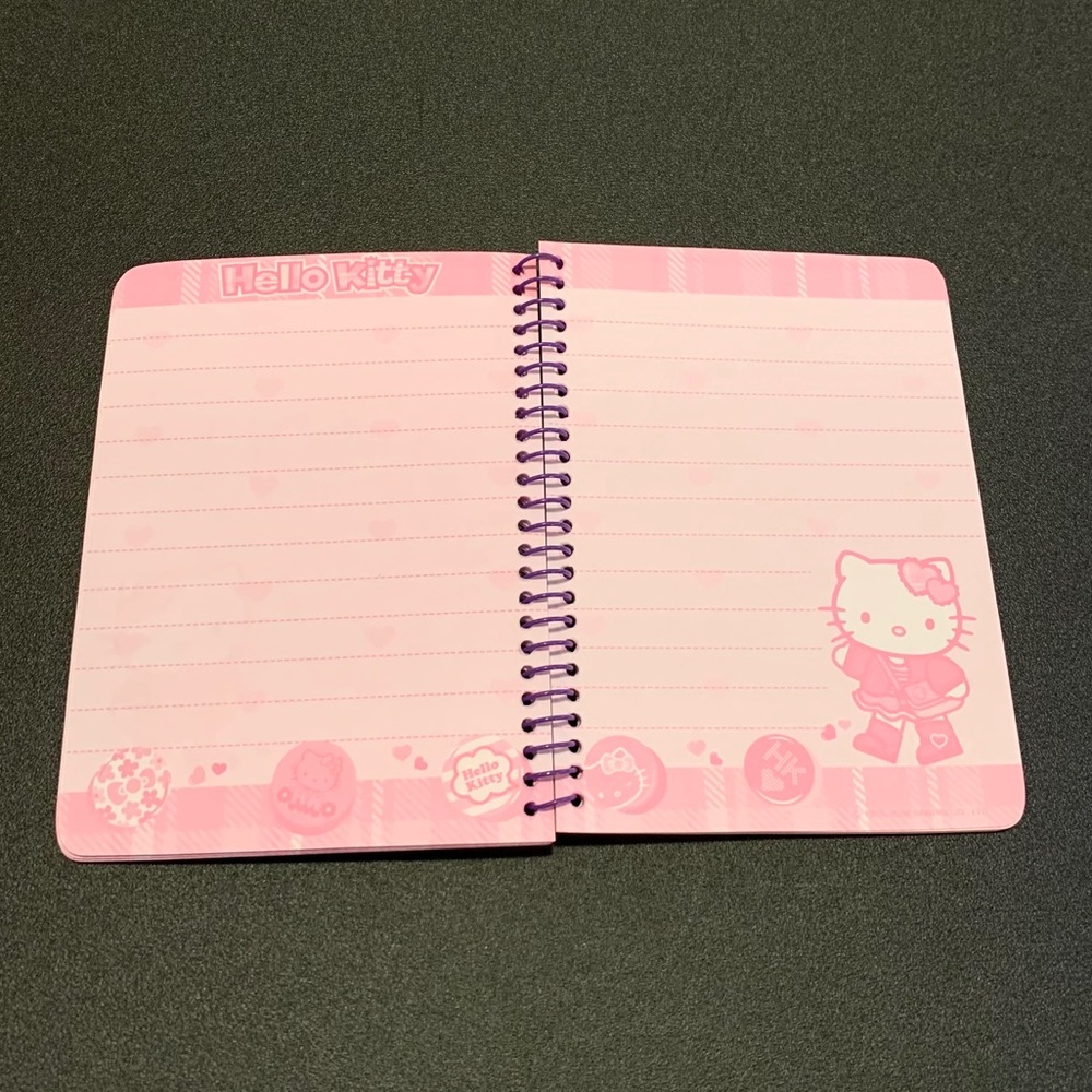 Hello Kitty Spiral Notebook - Picture 4 of 6